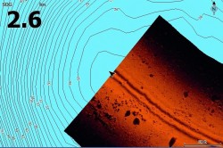 Pohad na priestor pod loou pomocou priestorovej sondy-vykreslenm priestorovej sondy v mape-klasickho sonaru s technolgiou Broadband sounder