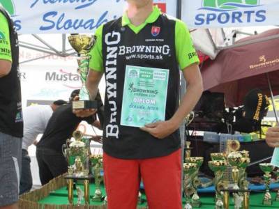 1. miesto - Browing Feeder Cup 1. miesto - Browing Feeder Cup