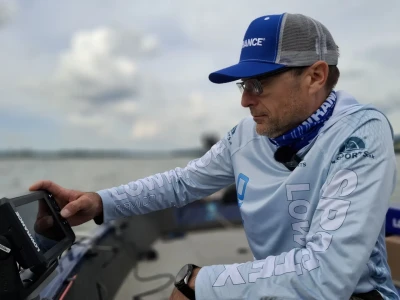 Ako prepoji� geodetick� GPS pr�stroj so sonarom cez NMEA protokol