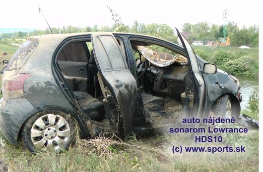 Auto nájdené sonarom Lowrance HDS 10 na Važskom Kanáli