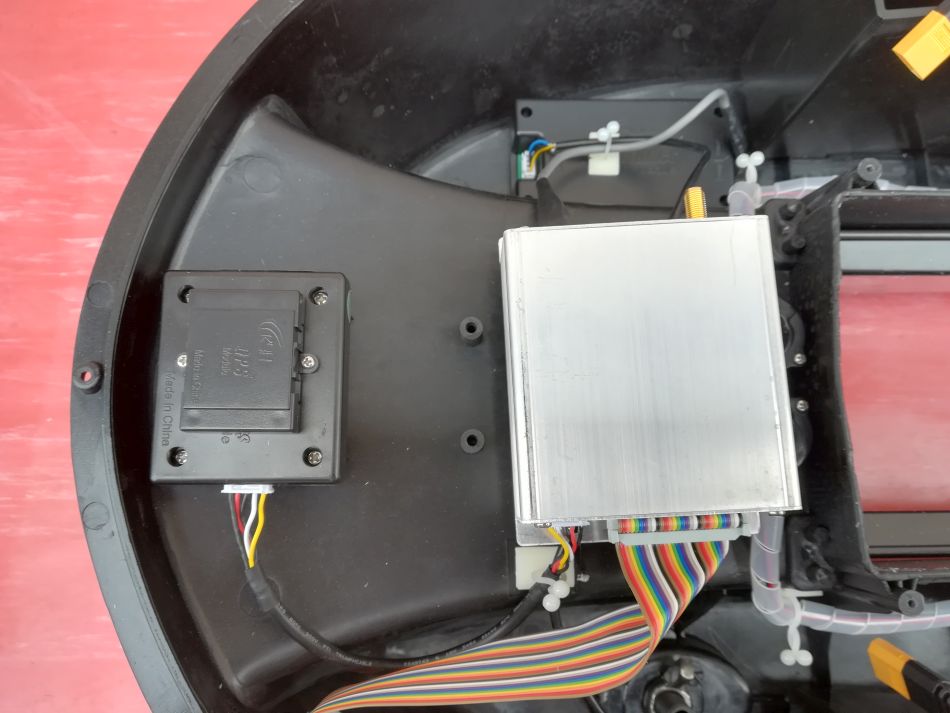 V tieniacom puzdre výkonová a riadiaca elektronika
