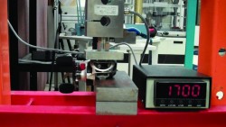V��ina materi�lov plnen�ch karb�nom maj� karb�nov� vl�kna dlh� 2 � 3mm pri�om n� C4LF� materi�l m� vl�kna s d�kou priemerne 10mm a tieto dlh�ie vl�kna vytv�raj� ove�a pevnej�iu �trukt�ru 2.6-kr�t pevnej�iu ako norm�lny kompozit