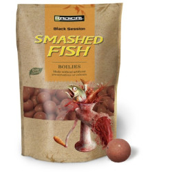 Kaprové boilies Radical Smashed Fish Boilie 1kg