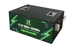 L�tiov� bat�ria s Bluetooth monitoringom