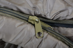 Detail 10mm obojstrannho zipsu spacieho vaku FAITH Comfort XL