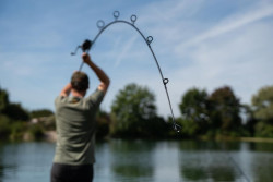 Ohyb pr�tu SPORTEX Advancer Carp CS-3 pri zdol�van� kapra