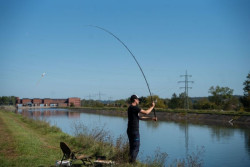  Ohyb pr�tu Sportex Rapid RS-2 Float pri nahadzovan� plav�ka