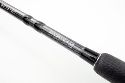  Integrovan� dr�iak h��ika D-Hook na pr�te Sportex Revolt Spin RS-2 Ultra Light