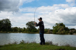  Ohyb pr�tu Sportex X-Act Zander RS-2 pri nahadzovan� n�strahy