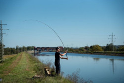  Ohyb pr�tu Sportex Xclusive Float XT Light pri nahadzovan� n�strahy�