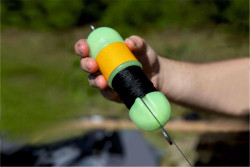 Zebco Black Cat Outrigger Float svietiace ozna�enie miesta pre no�n� rybolov